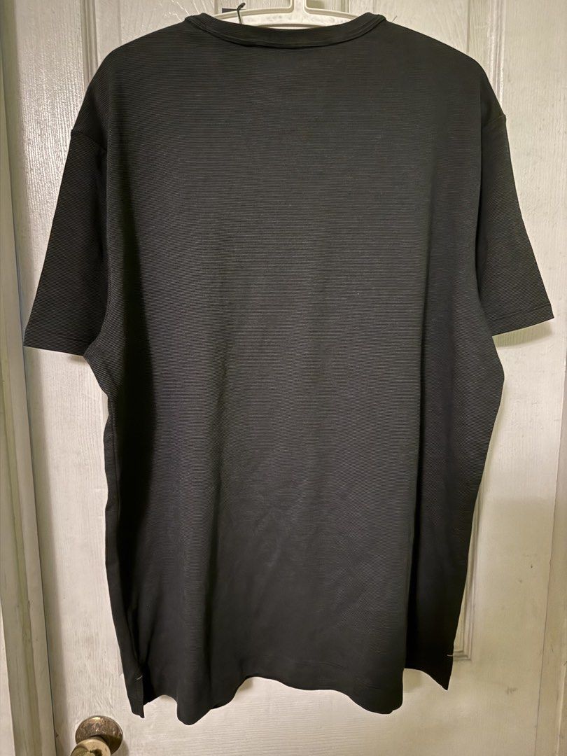 Banana Republic Luxe Touch Tee Black XL (Category: Tshirts & Polo Shirts ) located in Quezon City. Submitted by garythingsph (Listing ID 1468239207, Image 2). Description: Banana Republic Luxe Touch Tee – Black XL | Brand New with Tags Selling a brand-new Banana Republic Luxe Touch Tee in black, size XL. Details: * Authentic Banana Republic * Luxe Touch Tee * Size XL * 100% cotton * Classic black crew neck * Brand new, never worn, with original t