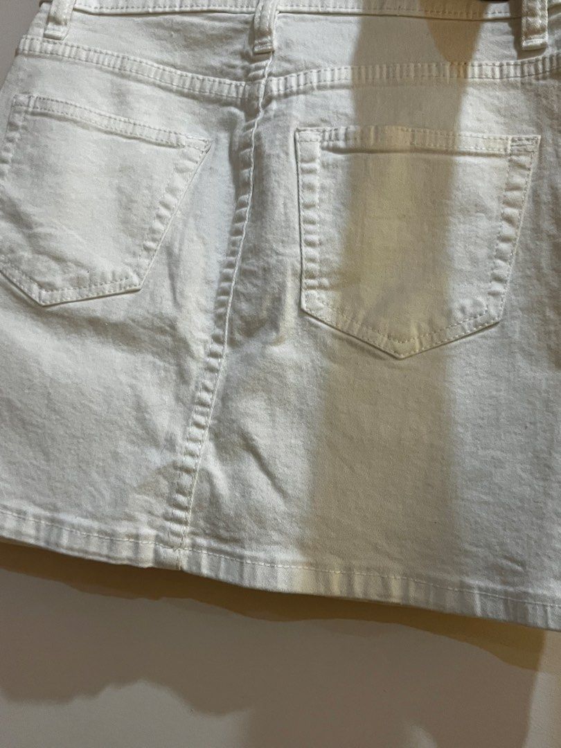 Bangkok white denim skirt (Category: Skirts) located in Cabanatuan. Submitted by harrythebear (Listing ID 1468165260, Image 2). Description: - white denim skirt from Thailand - never worn -.