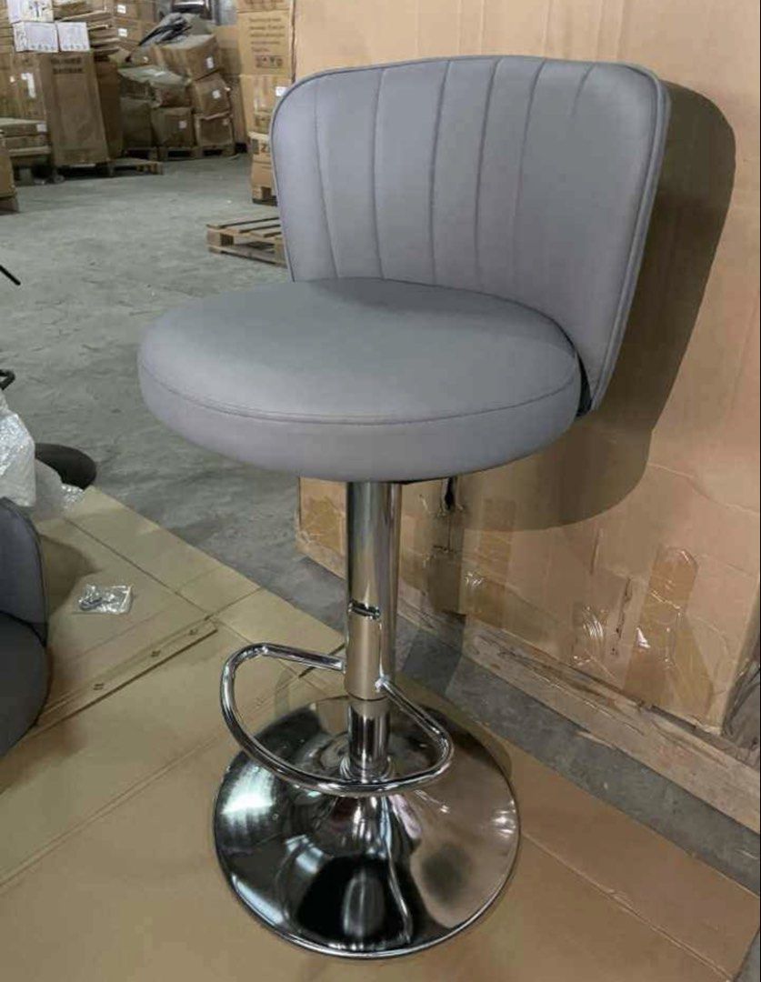 Bar Stool High Chair (Category: Chairs) located in Valenzuela. Submitted by jhagonzales (Listing ID 1468199086, Image 1). Description: .