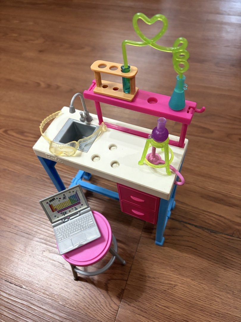 Barbie Science Lab playset (Category: Kids Toys) located in Makati City. Submitted by brokenbeartoe (Listing ID 1468077762, Image 1). Description: Authentic Barbie playset WYSIWYG Incomplete set Slight discoloration due to age With light scratches and stain but still playable and in good condition.