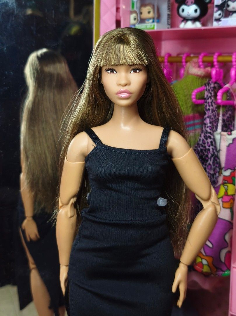 Barbie Signature Looks Simone (Category: Kids Toys) located in Naga. Submitted by glamgecko (Listing ID 1468212169, Image 1). Description: Barbie Signature Looks Simone (Nude) 1,000 + SF - May mga naputol na hair - May lip chip, not disclosed by previous owner - Not for sensitive collectors - Articulation is good but have minimal signs of usage.