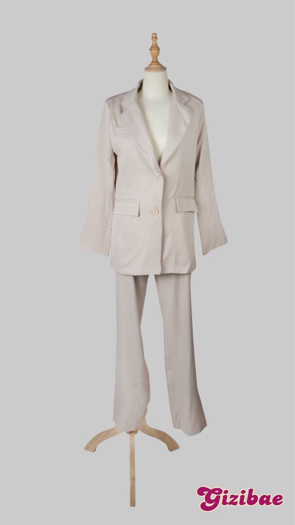 Beige Brown Coat and Pants Set Coords (Category: Sets or Coordinates) located in Manila. Submitted by thechobecloset (Listing ID 1468225299, Image 2). Description: Beige Brown Coat and Pants Set for ₱1,000 Beige Brown Coat Size: M Brand New Beige Brown Pants Waist Size: 25-27 inches Brand New.