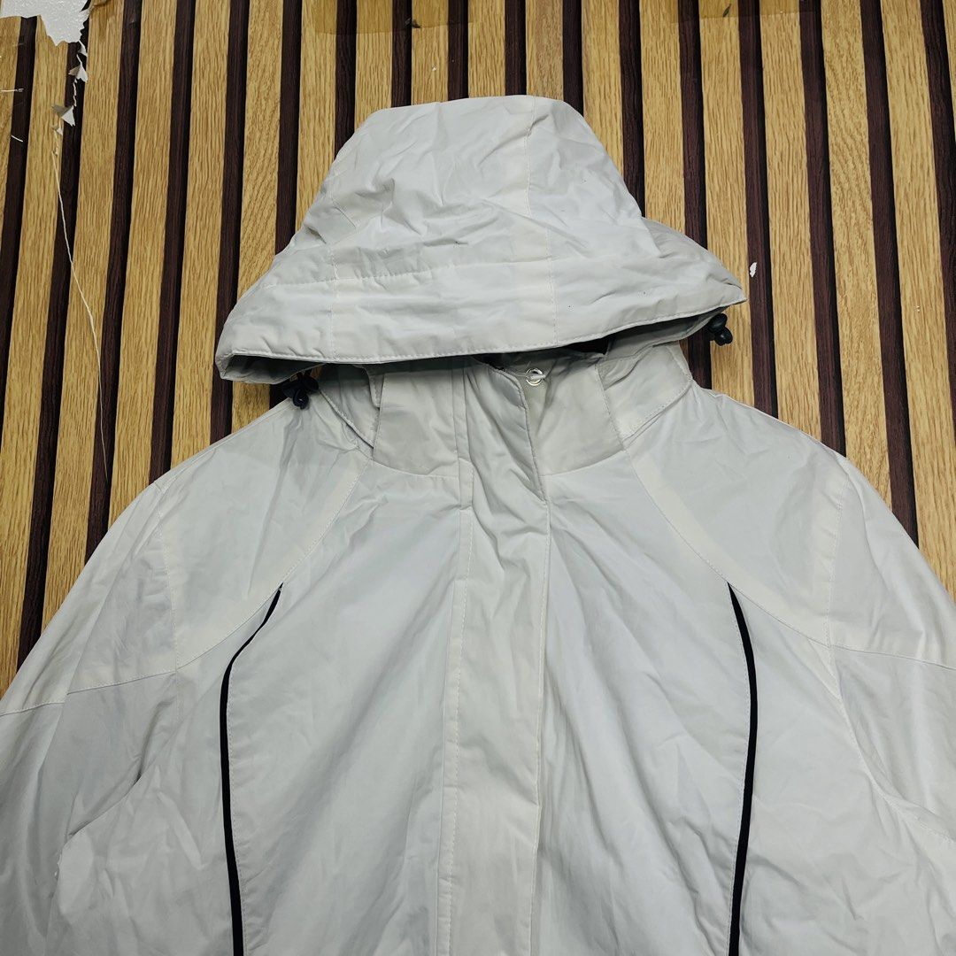 BELOW ZERO DETACHABLE WHITE LARGE 23x28 (Category: Coats, Jackets and Outerwear) located in Dasmarinas. Submitted by yg_supplies (Listing ID 1468097896, Image 3). Description: BELOW ZERO DETACHABLE WHITE LARGE 23x28.