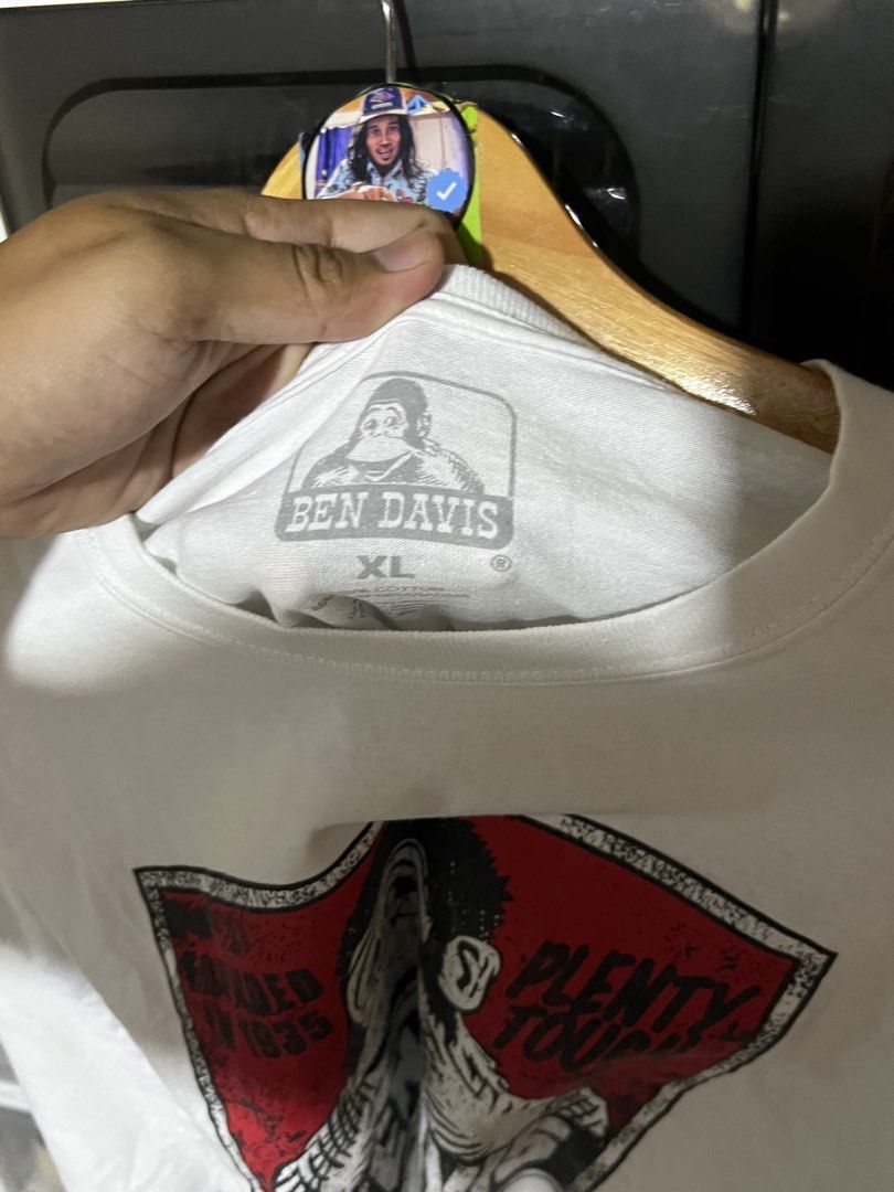 Ben Davis White Graphic Tee Size XL (Category: Tshirts & Polo Shirts ) located in Davao. Submitted by thriftitemsss (Listing ID 1468196765, Image 2). Description: .