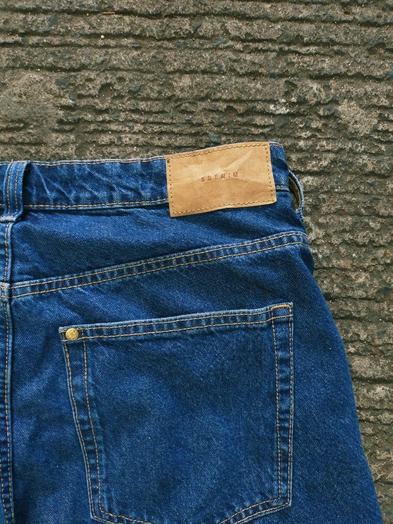 Bermuda baggy jorts (Category: Shorts) located in Manila. Submitted by kobemodina_0330 (Listing ID 1468070392, Image 3). Description: Bermuda baggy loose fit jorts Size 34/36 fittings Crispy Condition 750 + sf 📥.