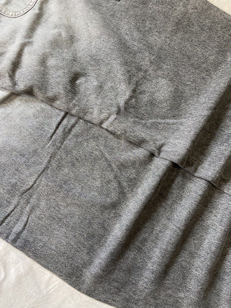 BERSHKA CARPENTER JEANS (Category: Jeans) located in Bacolod City. Submitted by clerkhexx (Listing ID 1468245078, Image 3). Description: VINTAGE GREY ACID WASHED CARPENTER PANTS Brand: BERSHKA Measurements: Waist: 34-35 Lenght: 46 Thigh: 16.5 Leg Hole: 10.5 Mine: 1200 Condition of this item 10 - color rate 10- no issue Check every photos for conditions of the item EOB / END OF BIDDING: TOMORROW (9:01pm THURSDAY) Please note that some comments may