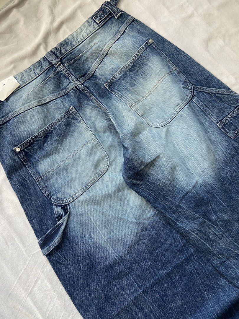 BERSHKA CARPENTER JEANS (Category: Jeans) located in Bacolod City. Submitted by clerkhexx (Listing ID 1468245308, Image 2). Description: BERSHKA VINTAGE BLUE WASHED CARPENTER Brand: BERSHKA Measurements: Waist: 36 Lenght: 46 Thigh: 16.5 Leg Hole: 11 Mine: 1200 Condition of this item 10 - color rate 10- no issue Check every photos for conditions of the item EOB / END OF BIDDING: TOMORROW (9:01pm THURSDAY ) Please note that some comments may not be