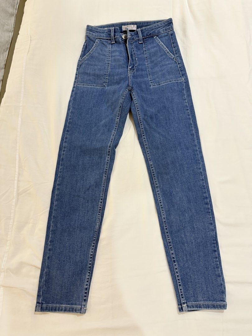Bershka Denim Pants (Category: Jeans) located in San Juan City. Submitted by shoprinat (Listing ID 1468092070, Image 1). Description: .
