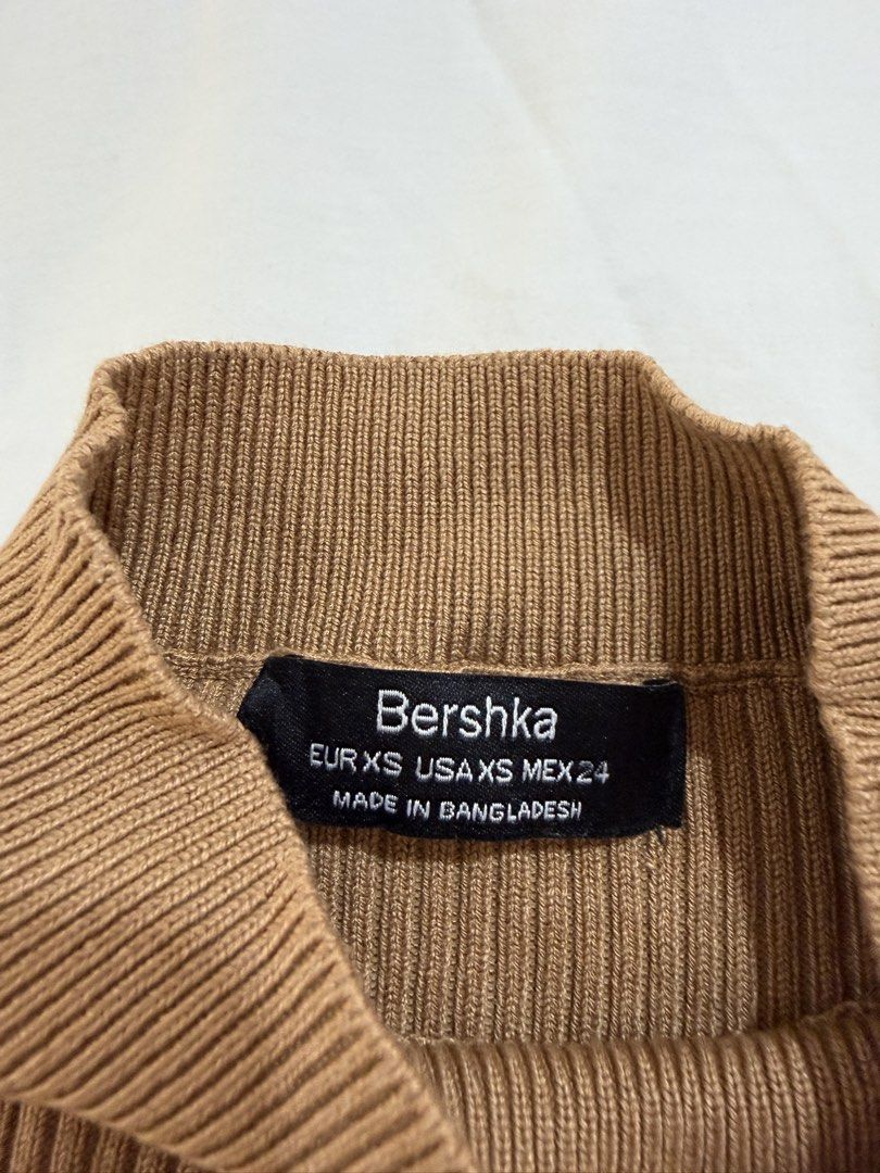 Bershka Ribbed Brown Top (Category: Blouses) located in San Juan City. Submitted by shoprinat (Listing ID 1468093402, Image 2). Description: .