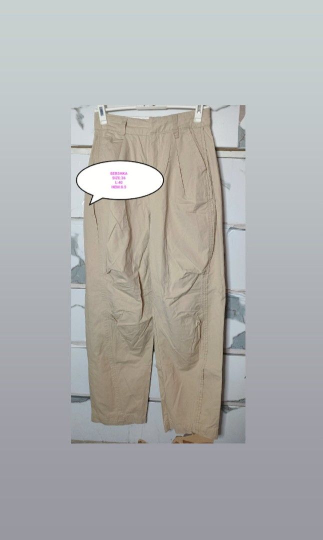 BERSHKA WOMEN PANTS 26 (Category: Other Bottoms) located in Quezon City. Submitted by ahyazheabea (Listing ID 1467720320, Image 1). Description: .