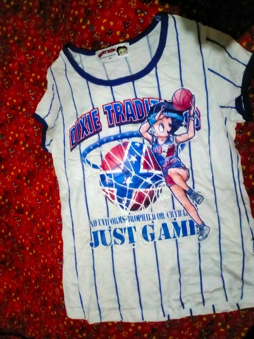 betty boop top (Category: Blouses) located in Maco. Submitted by nothingabove300shop (Listing ID 1468135188, Image 2). Description: size -Small need wash bust 32-34.