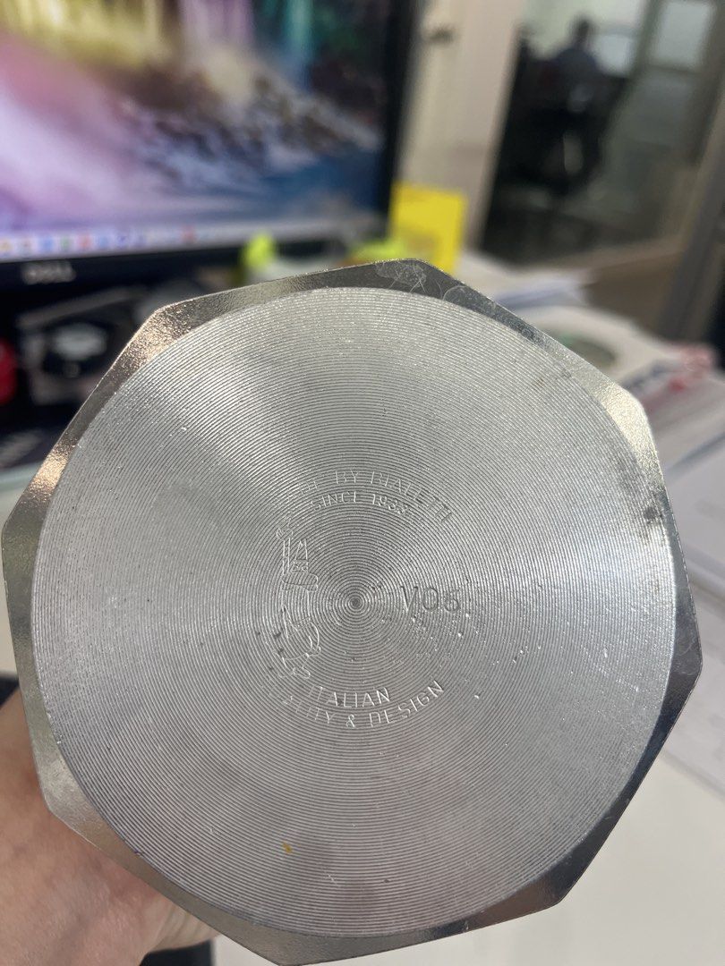 Bialetti Moka Express 意式摩卡壺 6杯裝, 家庭電器, 廚房電器, 咖啡機及咖啡壺 - Carousell