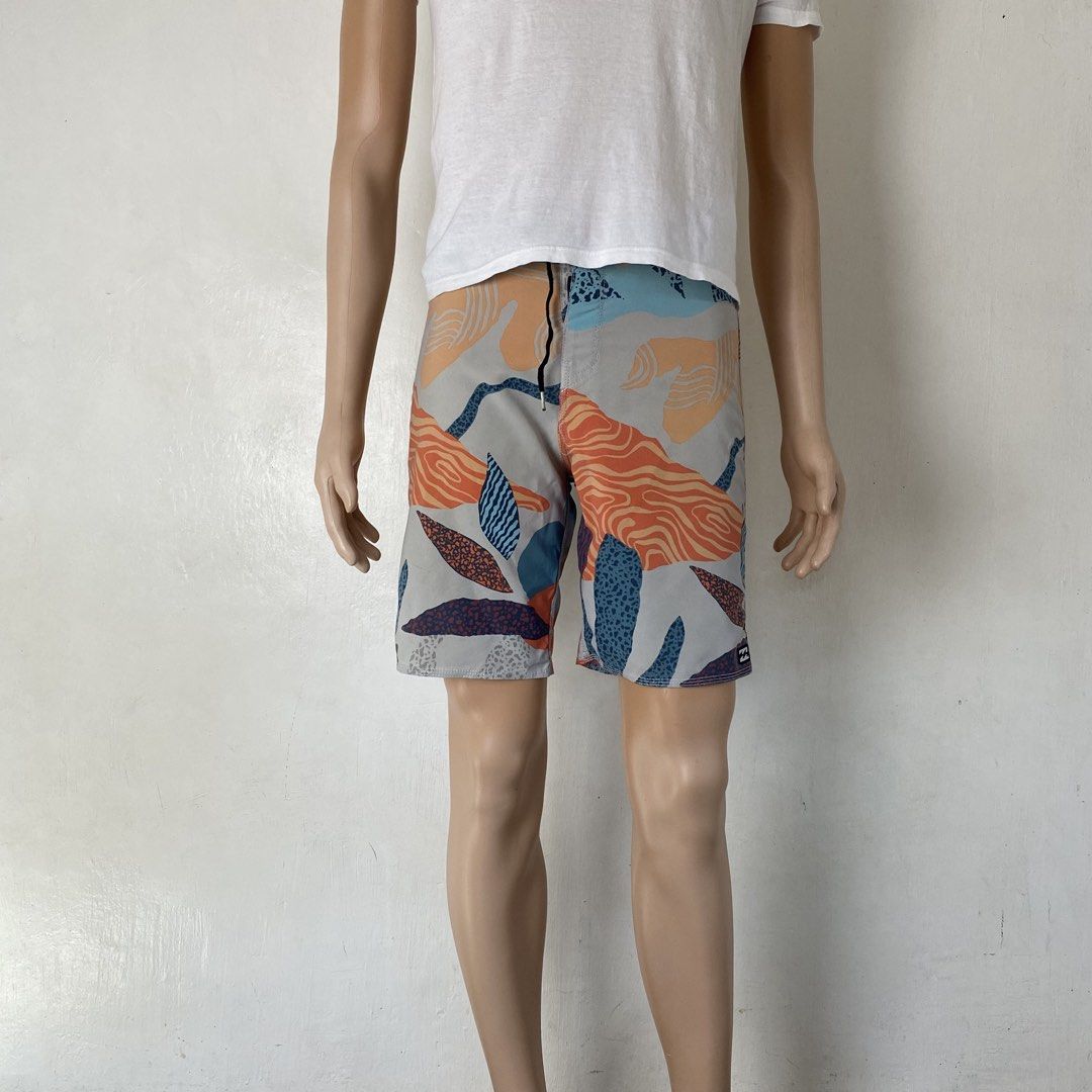 Billabong 🩳 | Light Gray Beach Board Short (Category: Shorts) located in Bulacan. Submitted by orc.ph (Listing ID 1468146550, Image 2). Description: Billabong 🩳 | Light Gray Beach Board Short Material Used: Polyester - Light Gray - Board Short - Lace Up - Drawstring Attached - No Pockets - Velcro Closure - Casual - Sportswear - Beach Vibes -Size: XS -Waistline: 28” -Length: 18” -Thighs: 11” -Leg Opening: 10” -Rise: 10.5” -Model: ‘’5’5, 65kg, Wa