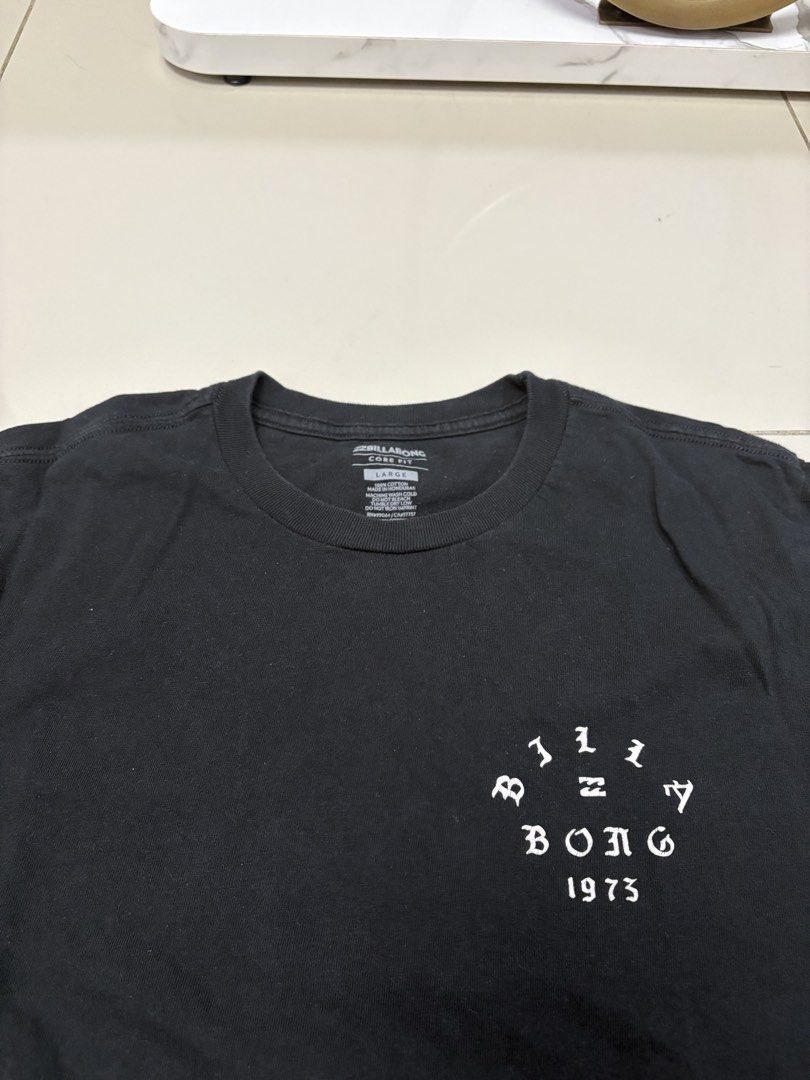 Billabong Longsleeve (Category: Sleep and Loungewear) located in Mandaluyong City. Submitted by archivesbykesh (Listing ID 1468217655, Image 3). Description: Authentic Billabong Good as new Size Large.