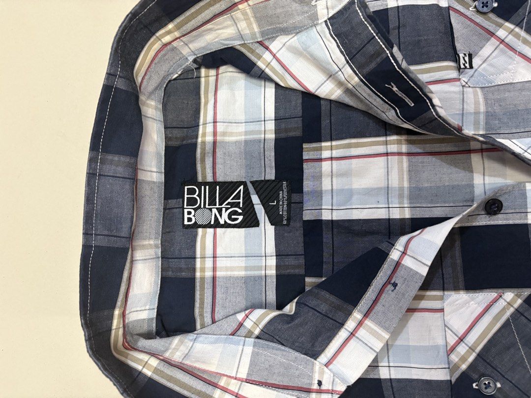 Billabong Shirt (Category: Tshirts & Polo Shirts ) located in Mandaluyong City. Submitted by archivesbykesh (Listing ID 1468225116, Image 3). Description: Authentic Size Large.
