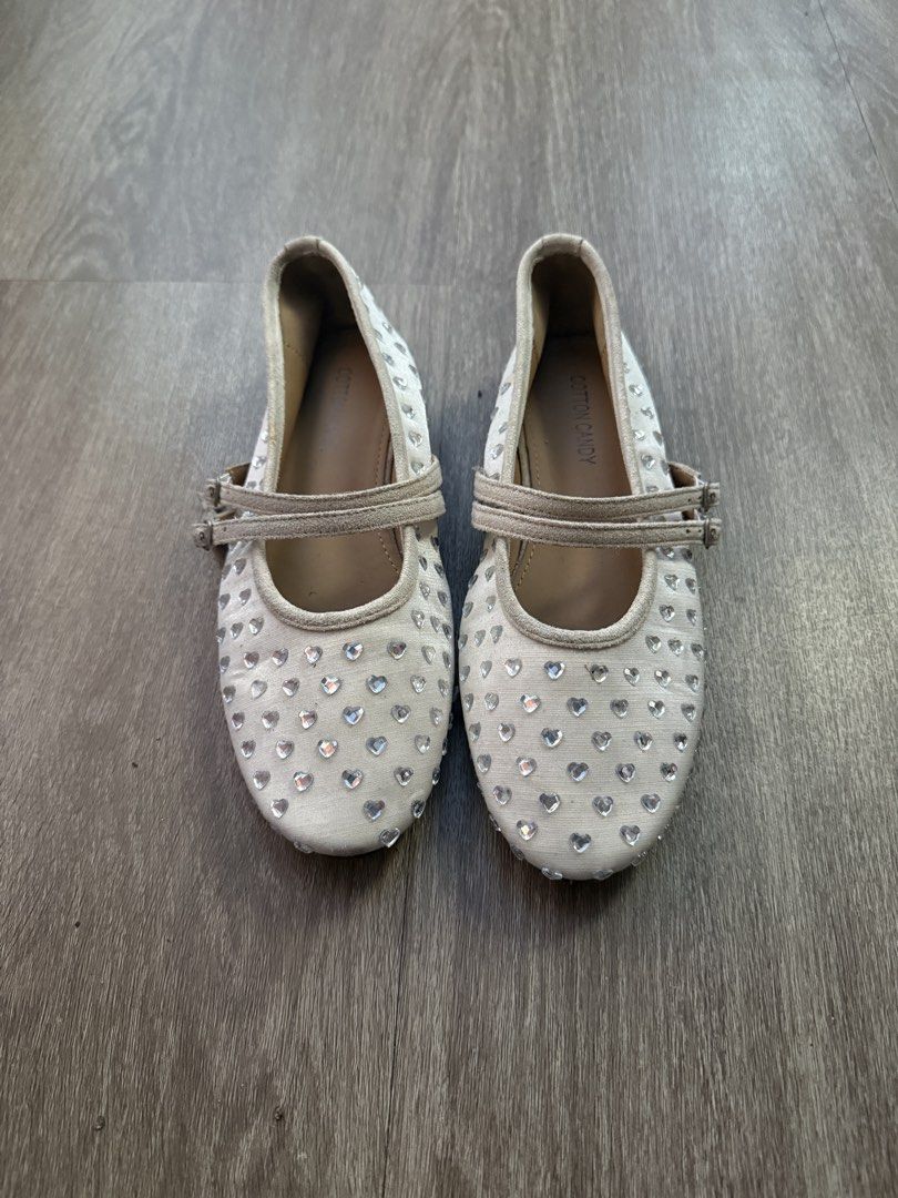BKK cotton candy flats (Category: Flats & Sandals) located in Valenzuela. Submitted by ksprelovedstuffs (Listing ID 1468135821, Image 1). Description: Needs wash.