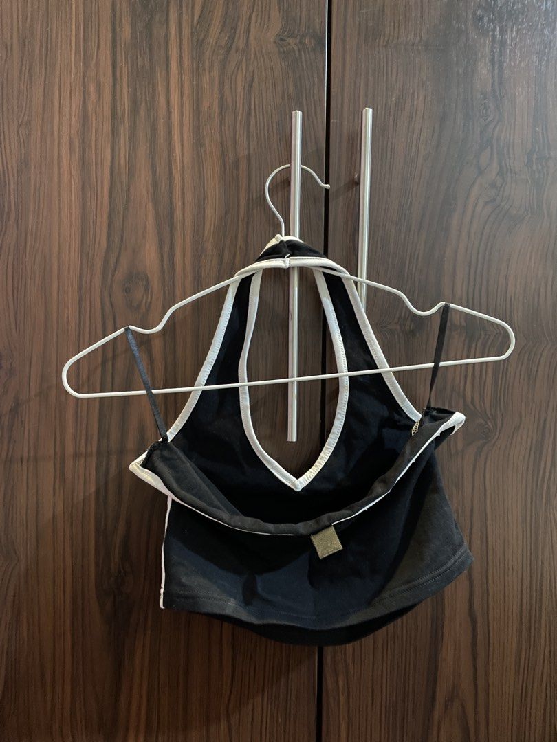 black and white halter crop top size xs (Category: Sleeveless) located in Manila. Submitted by happymoon_0ae0c8 (Listing ID 1468258644, Image 2). Description: - xs to s - negotiable .