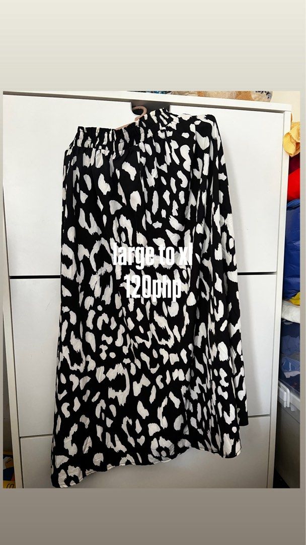 Random clothes Large to XL (Category: Skirts) located in Taguig. Submitted by wvvlnc (Listing ID 1468192713, Image 1). Description: Random clothes. Fits large to XL comfortably. Priced written per item.