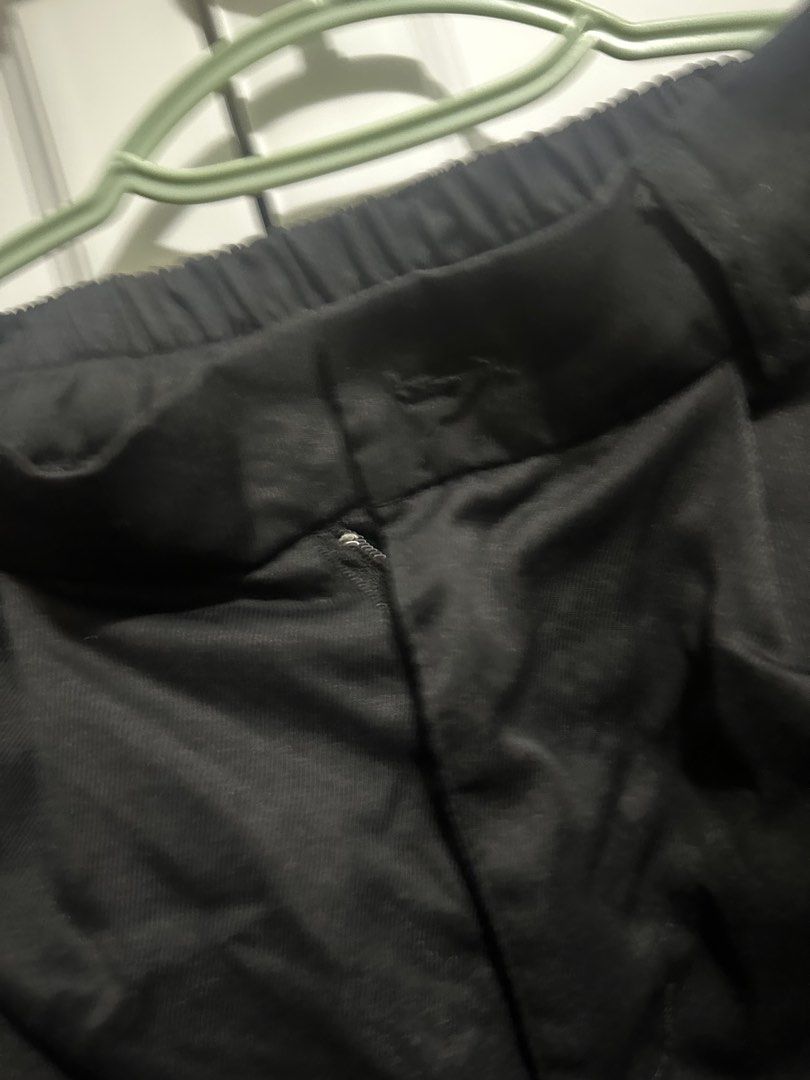 Black Cargo Pants (Category: Jeans) located in Naic. Submitted by cilissa (Listing ID 1468257598, Image 3). Description: Missing button L size (but I think S-M only) Stretchable .