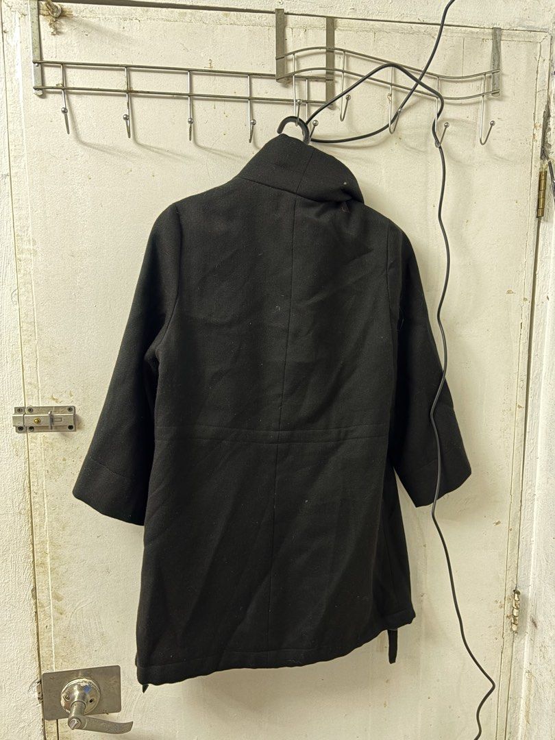 BLACK COAT (NEGOTIABLE) (Category: Coats, Jackets and Outerwear) located in Bacoor. Submitted by ohitswaltz (Listing ID 1468148929, Image 2). Description: Meetup around Bacoor area only. Pickup via Lalamove (Payment FIRST)..