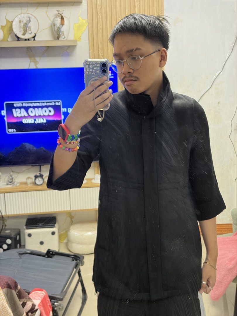 BLACK COAT (NEGOTIABLE) (Category: Coats, Jackets and Outerwear) located in Bacoor. Submitted by ohitswaltz (Listing ID 1468148929, Image 3). Description: Meetup around Bacoor area only. Pickup via Lalamove (Payment FIRST)..