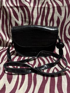 (Category: ) located in . Submitted by justlikenewthriftshop.ph (Listing ID 1468133653, Image 1). Description: .