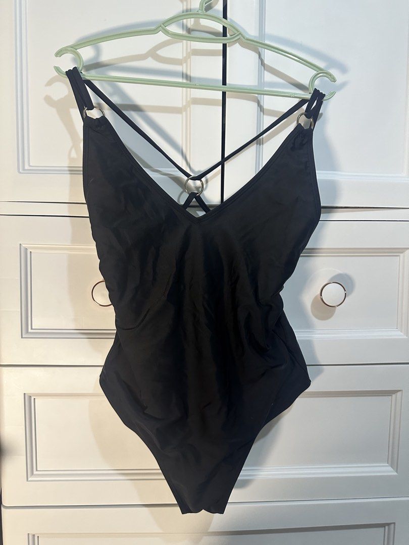 Black Crossback One Piece Swimsuit (Category: Bikinis & Swimsuits) located in Naic. Submitted by cilissa (Listing ID 1468170438, Image 1). Description: Small-Medium size rarely used maybe twice only I removed the pad but I can put it back PM for more info or inquiries .