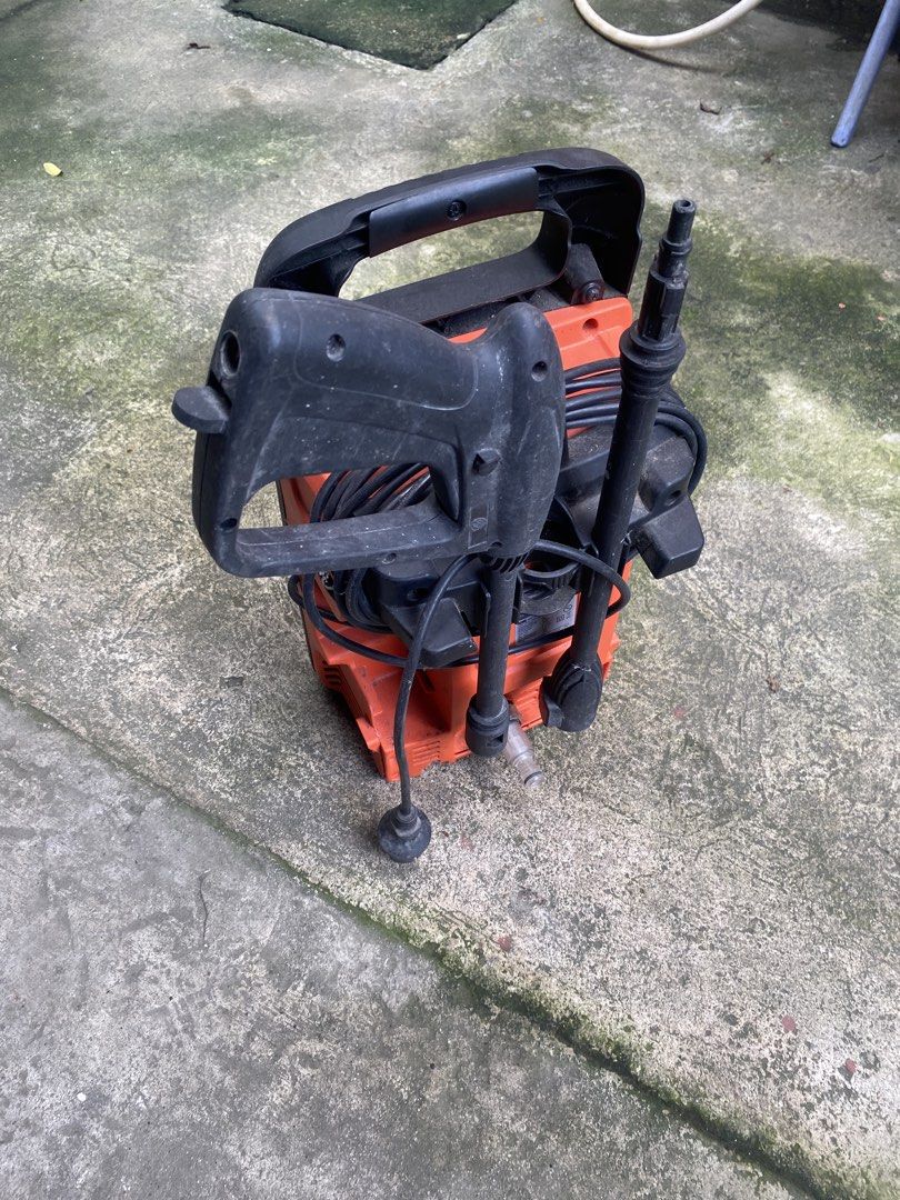 Black Decker Pressure Washer (Category: Construction Tools & Equipment) located in Pateros City. Submitted by jinakanishi (Listing ID 1468122760, Image 2). Description: Has no hose for the spray gun needs a replacement hose no other issues.