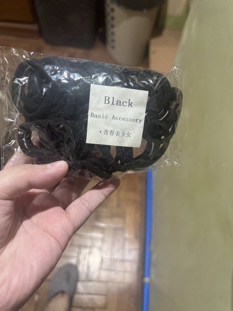 Black hair tie (Category: Hair Accessories) located in Paranaque City. Submitted by arianem031087 (Listing ID 1468169082, Image 1). Description: .