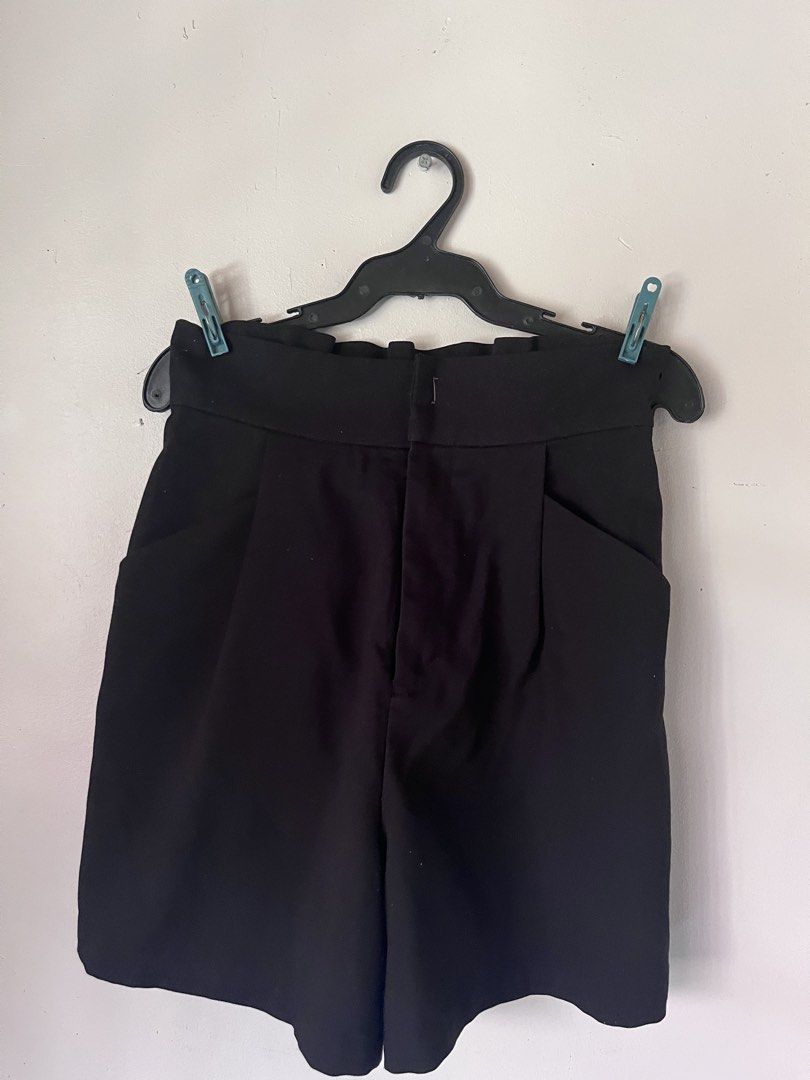 Black High waisted shorts (Category: Shorts) located in Manila. Submitted by serra_shop (Listing ID 1468203686, Image 1). Description: Waist 23-26 Xs-Small Location: Pampanga Courier: J&T.