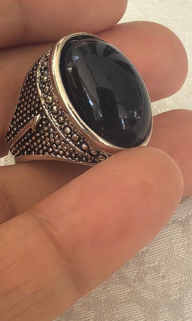 Black onyx ring (Category: Rings) located in Tuguegarao City. Submitted by zenphoenix-7ad615 (Listing ID 1468076693, Image 2). Description: Black onyx ring More. Or less size 6 to 6.5.