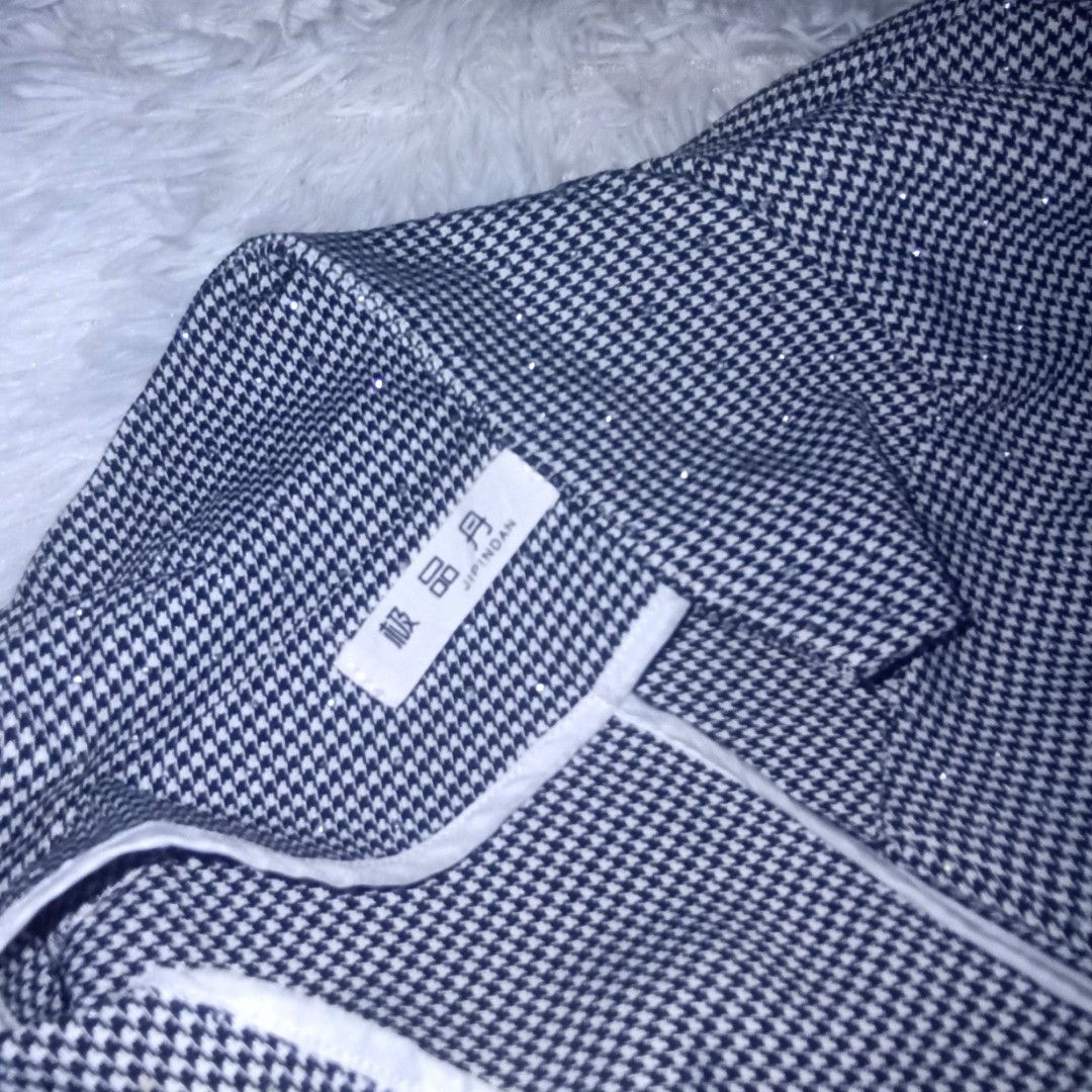 Black Plaid Coat (Category: Coats, Jackets and Outerwear) located in Manila. Submitted by goldenmountain.e4137d (Listing ID 1468185641, Image 3). Description: Good Quality. With glitter effects. Complete buttons. No stains and damages. Large to Extra Large..