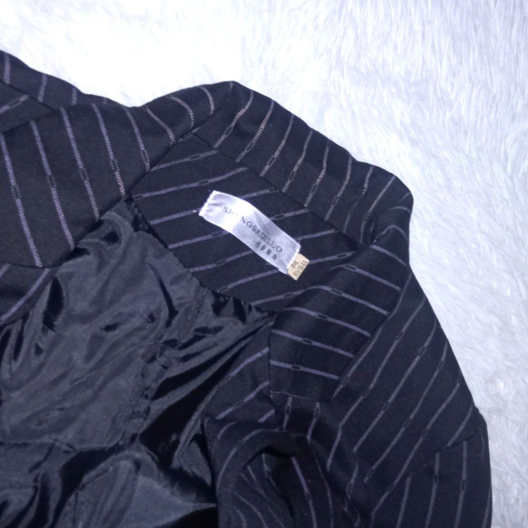 Black Purple Plaid Long Coat (Category: Coats, Jackets and Outerwear) located in Manila. Submitted by goldenmountain.e4137d (Listing ID 1468187354, Image 3). Description: Never been used. Still good as new. Buttons complete. Full lining. Shoulder pads on. Medium to Large..