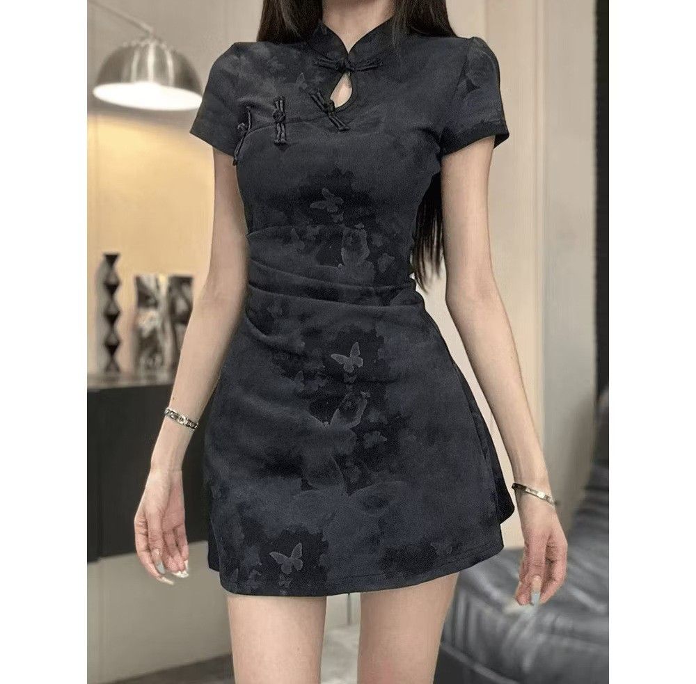 Black Qipao (Category: Dresses) located in Cavite. Submitted by daintybabeph (Listing ID 1468218366, Image 2). Description: Worn once only Fits XS-S.