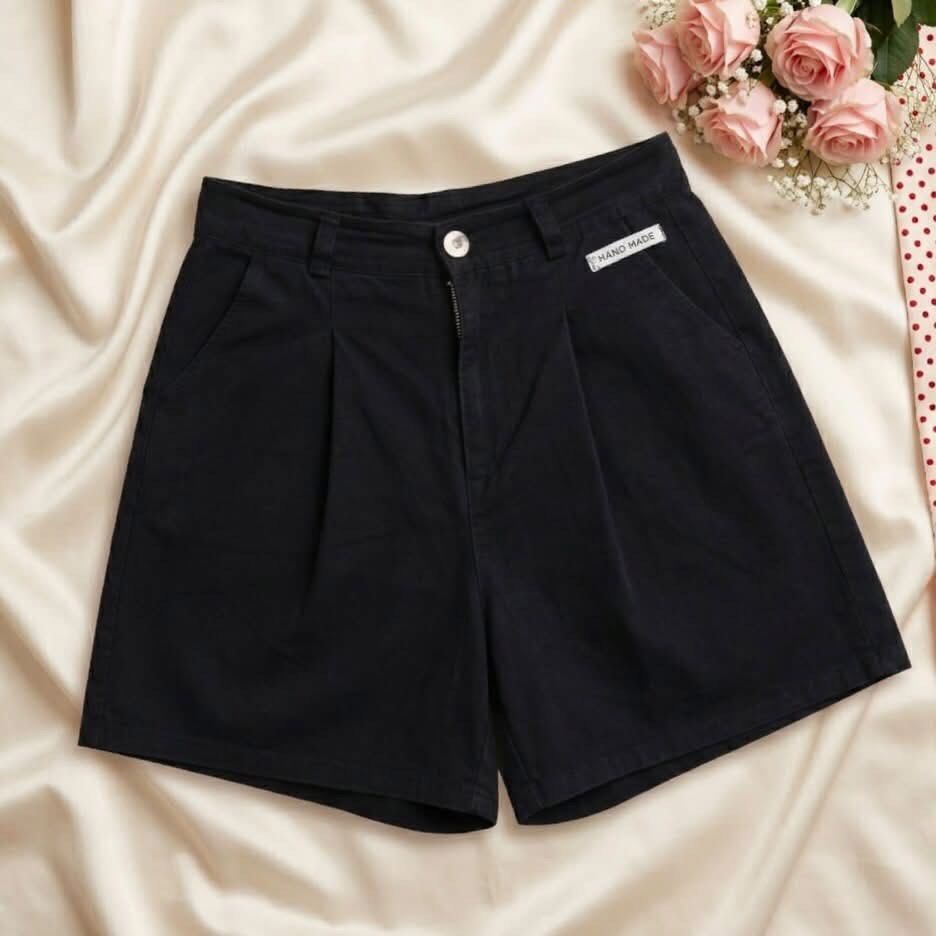 Black shorts (Category: Shorts) located in Manila. Submitted by elyvelleee (Listing ID 1468256151, Image 1). Description: The perfect black shorts for effortless classy styling! 🖤🕯️ Featuring a timeless high-waist look, clean silhouette, and versatile black shade that pairs beautifully with all your favorite feminine tops. ♡ Classic black color ♡ High-waist inspired silhouette ♡ Easy to pair with blouses, knits, and baby tees ♡ Perfect for casu