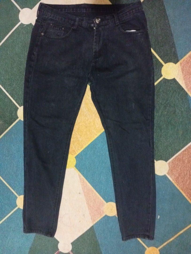 BLACK STRAIGHT DENIM PANTS (Category: Jeans) located in Santa Maria. Submitted by itsmacmacky (Listing ID 1468270522, Image 1). Description: Black Denim Pants Color: Faded Black / Washed Black Waist: 33 Style: Straight cut, high / mid waist Details: 5 pockets, button & zip closure, thick denim Condition: Good.