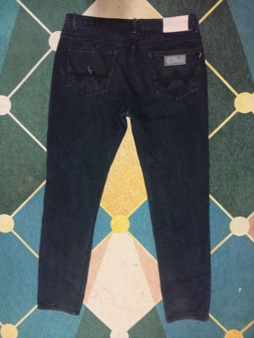 BLACK STRAIGHT DENIM PANTS (Category: Jeans) located in Santa Maria. Submitted by itsmacmacky (Listing ID 1468270522, Image 2). Description: Black Denim Pants Color: Faded Black / Washed Black Waist: 33 Style: Straight cut, high / mid waist Details: 5 pockets, button & zip closure, thick denim Condition: Good.