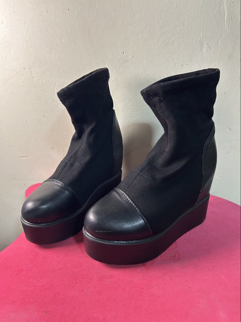 Black Stretch Socks Ankle Boots (Category: Babies & Kids Fashion) located in Quezon City. Submitted by jjsurplus_23 (Listing ID 1468197201, Image 1). Description: 19cm insole.