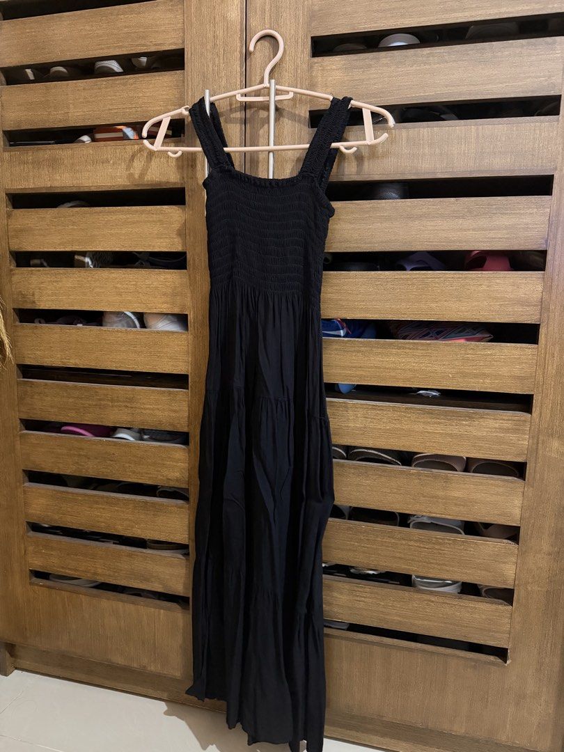 Black Summer Dress (Category: Dresses) located in Hermosa. Submitted by laviajeraph (Listing ID 1468079804, Image 1). Description: .