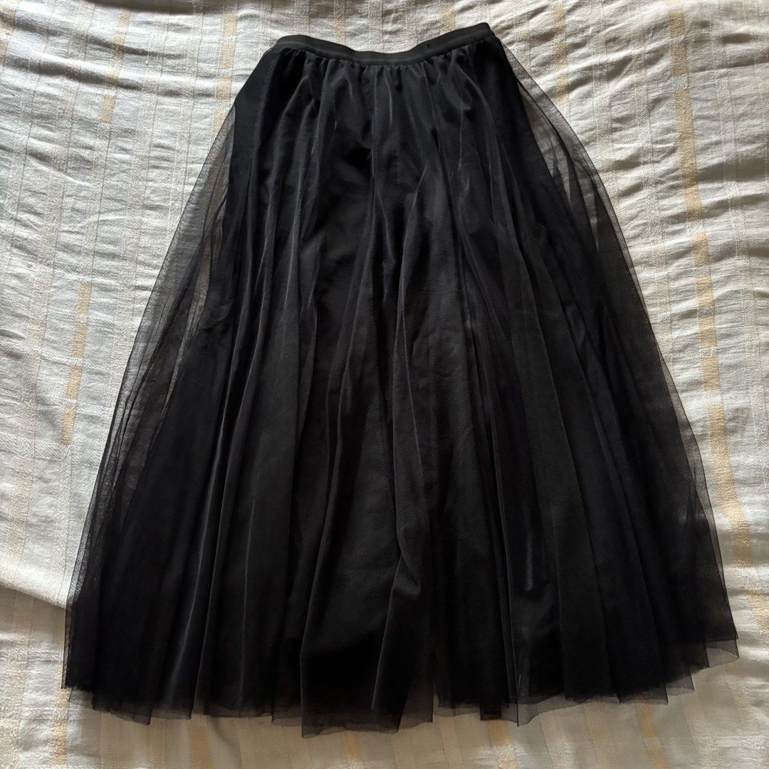 Black Tulle Maxi Mesh Flowy Maxi Skirt (Category: Skirts) located in Binan City. Submitted by myprelovedhaul (Listing ID 1468142755, Image 2). Description: .