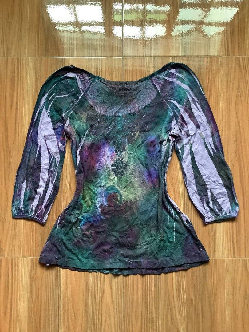 B.L.E.U. Y2k Whimsy top (Category: Longsleeves) located in Canaman. Submitted by stayhypethrifted (Listing ID 1468143739, Image 2). Description: .