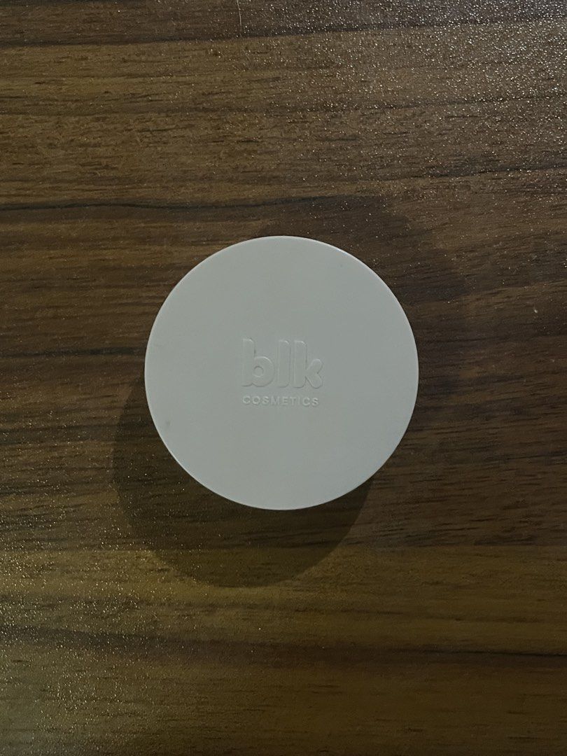 blk cosmetics blush in souffle (Category: Makeup) located in Pinamungahan. Submitted by the19thspring (Listing ID 1468158540, Image 1). Description: - well used, has a small crack sa inside ⤷ shade: soufflé.