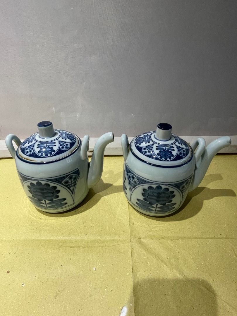 Blue & White Tea Pot (Category: Coffee & Tea Tableware) located in Quezon City. Submitted by foxsquaredeals (Listing ID 1468078150, Image 1). Description: Size: 9cm x 10cm 2pcs available P180/pc MOP: Gcash/Bank transfer .