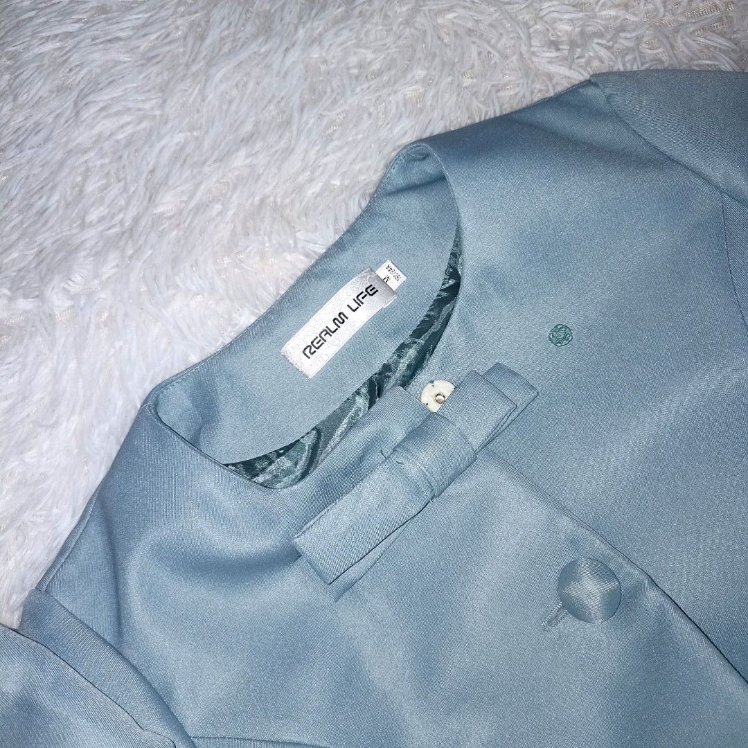 Blue Dress Coat For Kid (Category: Dresses) located in Manila. Submitted by goldenmountain.e4137d (Listing ID 1468180159, Image 3). Description: Quality is good. Never been worn. Full lining on the inside, complete buttons..