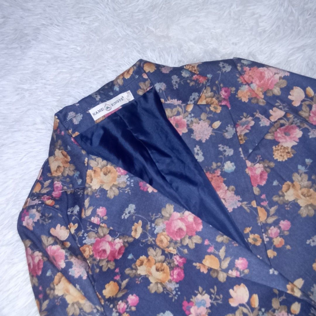 Blue Floral Coat (Category: Coats, Jackets and Outerwear) located in Manila. Submitted by goldenmountain.e4137d (Listing ID 1468186496, Image 3). Description: Still good. Buttons are complete. No stains or damages. Vintage type. Medium to Large..