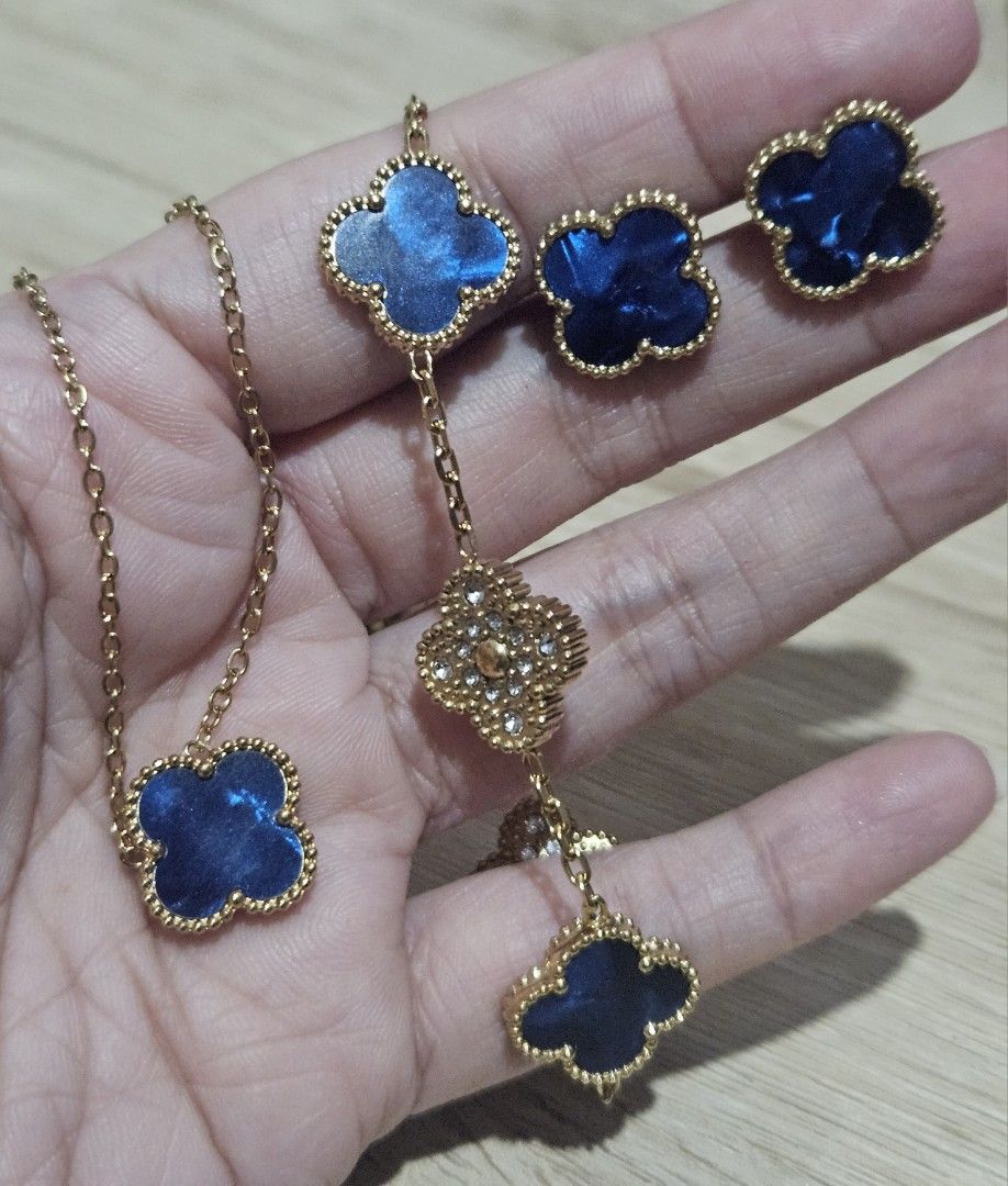 Blue Marble Clover Jewel Set (Category: Bracelets) located in Cainta. Submitted by Kahi0410 (Listing ID 1468081184, Image 2). Description: Jewel Set Titanium Steel K18 marked Non fade Hypoallergenic.