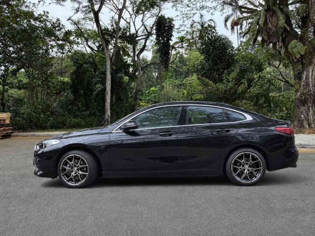 BMW 2 Series 218i Gran Coupe (Category: Used Cars) located in Singapore. Submitted by carousell_certified_partners (Listing ID 1467533028, Image 3). Description: Full agent maintained. Sleek and luxurious BMW 218i gran Coupe! Powerful and responsive, yet ensuring excellent drive and handling. Practical and yet fuel efficient. Extremely well maintained. Flawless condition from interior to exterior. flexible loan available. View to appreciate. Feat