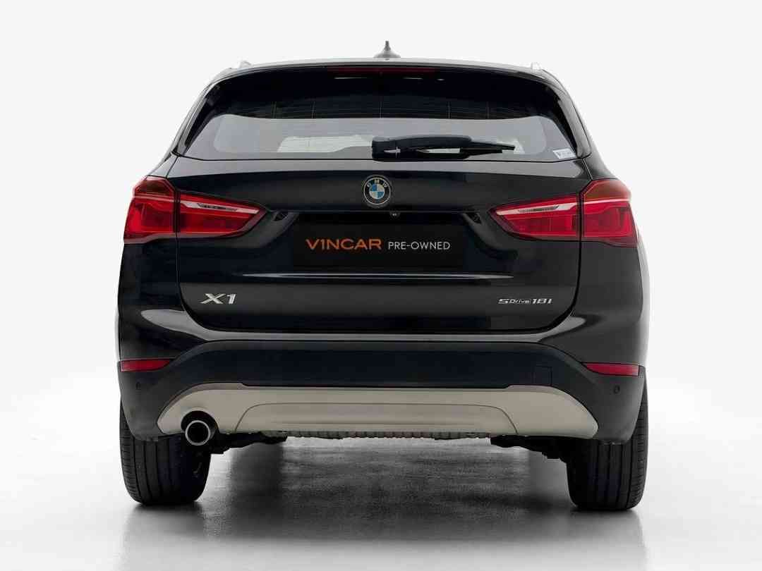 BMW X1 sDrive18i (A) (Category: Used Cars) located in Singapore. Submitted by vincar_pre-owned (Listing ID 1468228218, Image 3). Description: Extremely well maintained and taken care off by the owner with genuine Low mileage clocked! One of the most popular SUVs from BMW, Spacious and comfortable interior with low fuel consumption and road tax. Contact us today to arrange a viewing for this unit at the V1NCAR PRE-Owned Showroom now! Accessories: 