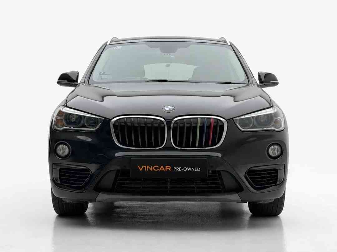 BMW X1 sDrive18i (A) (Category: Used Cars) located in Singapore. Submitted by vincar_pre-owned (Listing ID 1468228218, Image 1). Description: Extremely well maintained and taken care off by the owner with genuine Low mileage clocked! One of the most popular SUVs from BMW, Spacious and comfortable interior with low fuel consumption and road tax. Contact us today to arrange a viewing for this unit at the V1NCAR PRE-Owned Showroom now! Accessories: 