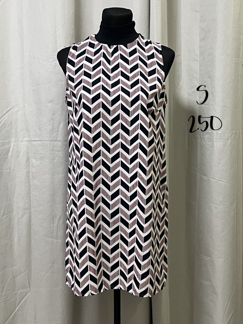 Bobeau chevron print tunic top (Category: Blouses) located in Las Pinas. Submitted by jilanah (Listing ID 1468237706, Image 1). Description: .